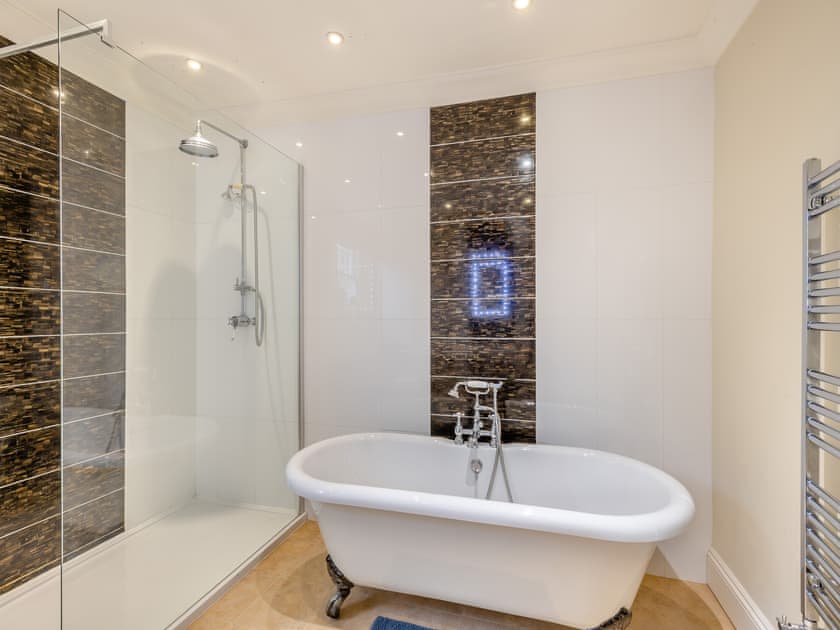 Bathroom | Blofield Stays- Blofield House - Blofield Stays, Norwich