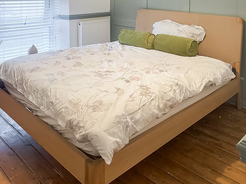 Double bedroom | Cwtch y Castell, Kidwelly