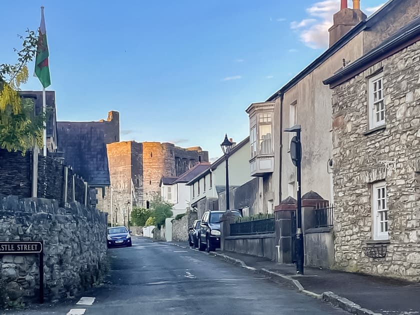 Exterior | Cwtch y Castell, Kidwelly