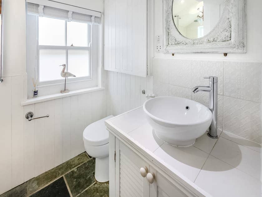 Bathroom | Fishermans Cottage, St Ives