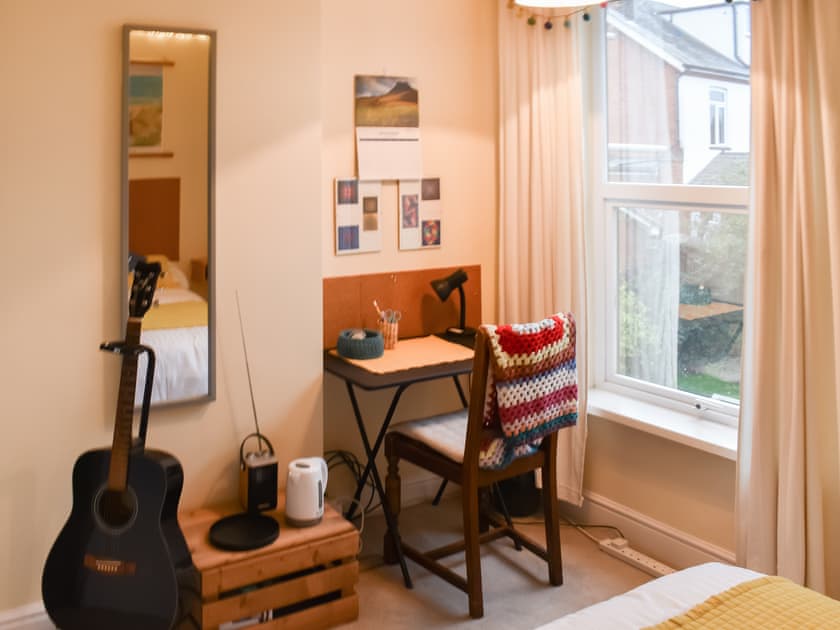 Double bedroom | Ratcliffe Cottage, Ipswich