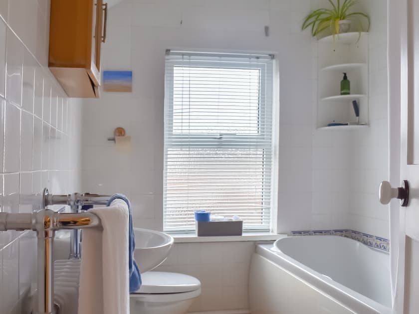 Bathroom | Ratcliffe Cottage, Ipswich