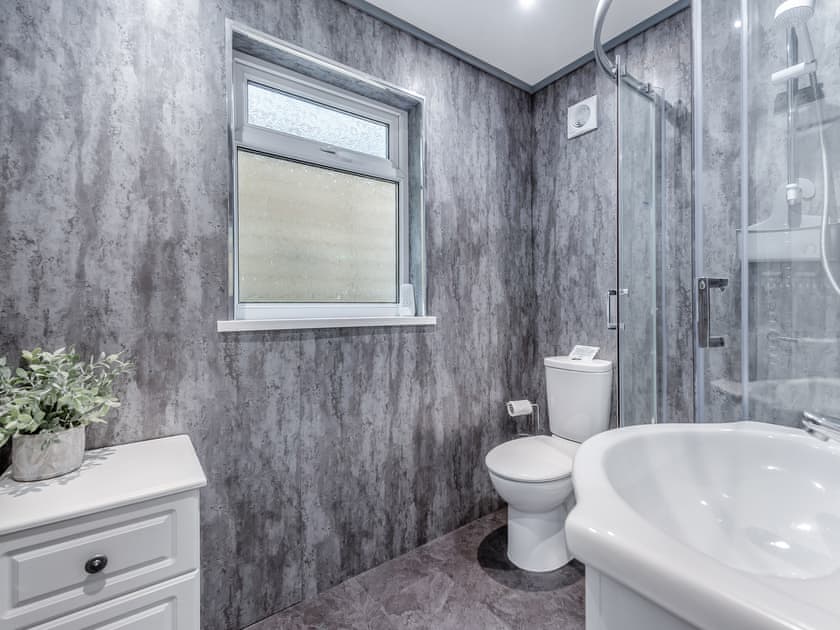 Bathroom | Long Ships - Harbour Heights, Saundersfoot