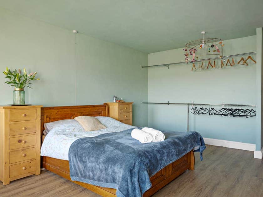Double bedroom | Chapter Meadow, Worcester