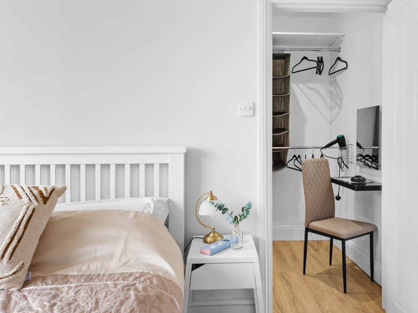 Double bedroom | Chapter Meadow, Worcester