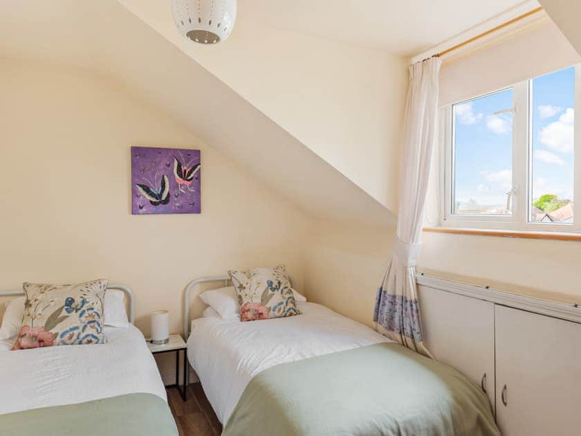 Twin bedroom | Chapter Meadow, Worcester
