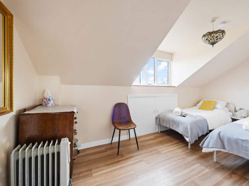 Twin bedroom | Chapter Meadow, Worcester