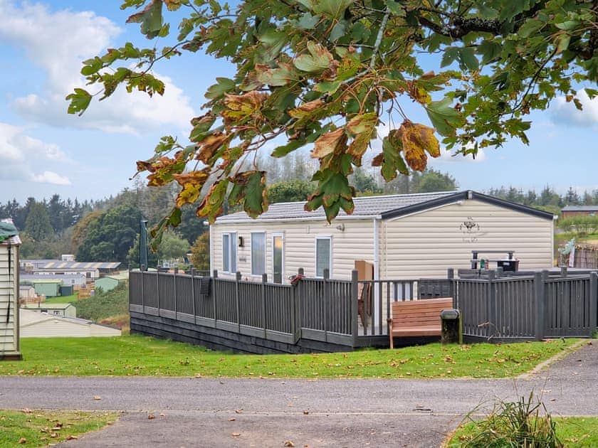 Exterior | The Highlander - K & J’s Hot Tub Retreats, Newton Stewart
