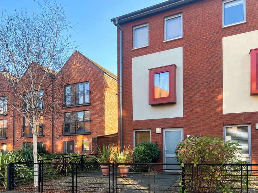 Exterior | Marina Escape, Swansea