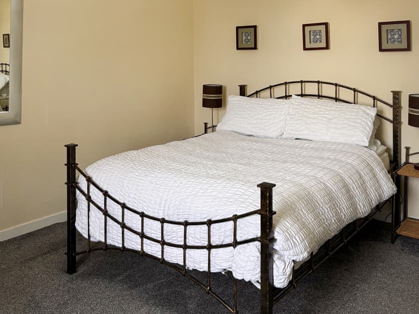 Double bedroom | Ivydene Cottage, Cromarty