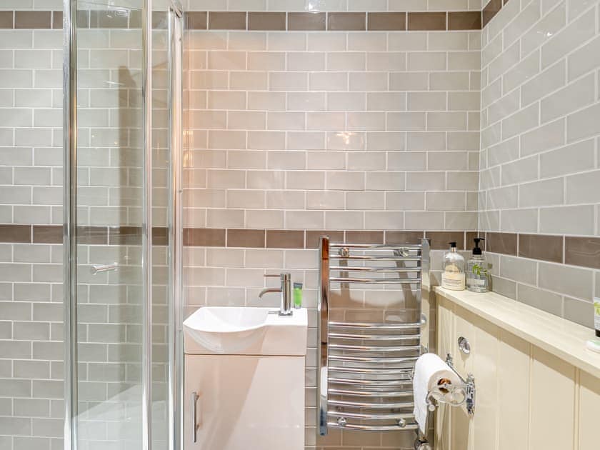Bathroom | Hook & Hatchet Annex, Hucking, near Maidstone