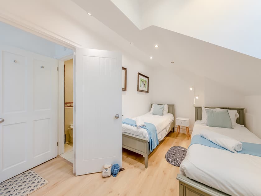 Twin bedroom | The Penthouse Westhaven, Aberdyfi
