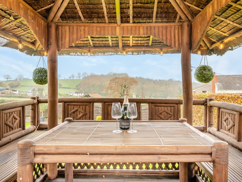 Sitting-out-area | Delcroft, Drybrook