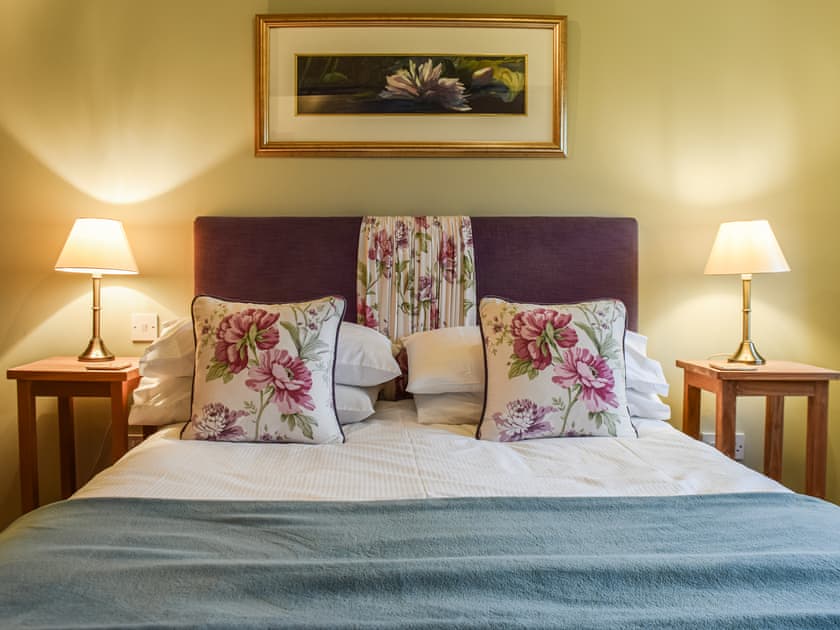 Double bedroom | Trough Cottage - Lane Farm, Holmfirth