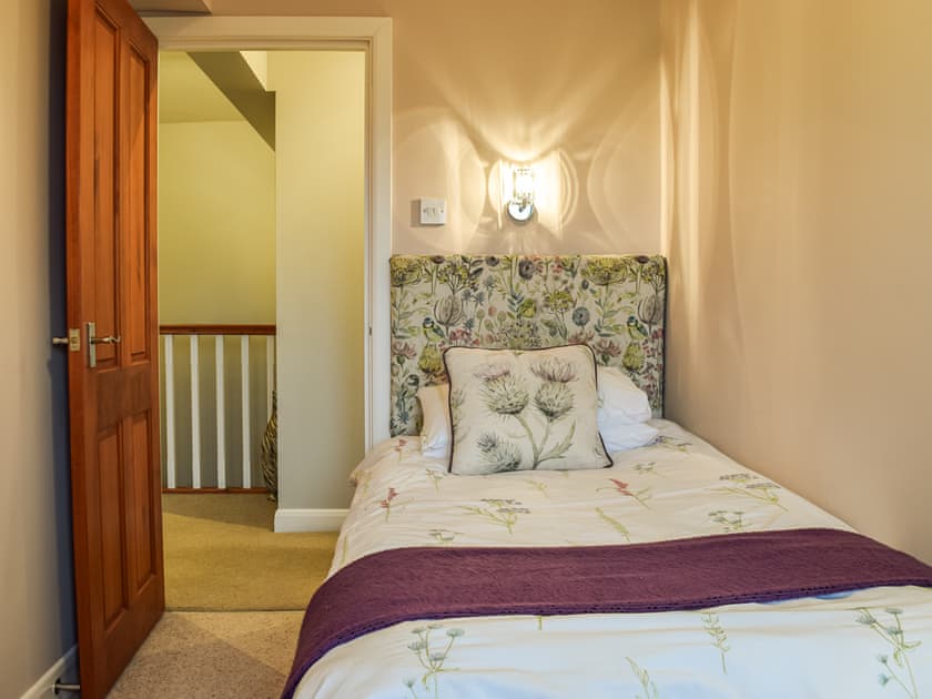 Single bedroom | Trough Cottage - Lane Farm, Holmfirth