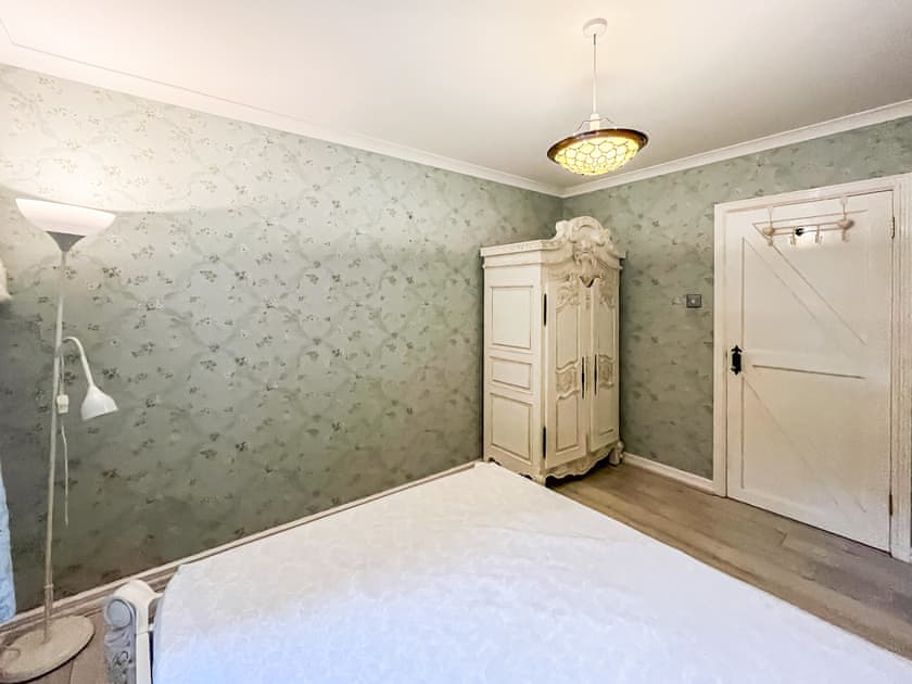 Double bedroom | Grove Cottage, Sevenoaks