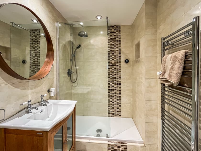 Bathroom | Grove Cottage, Sevenoaks