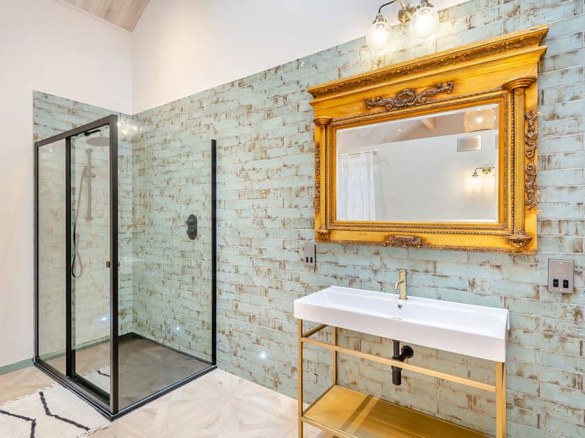 Bathroom | OhSo Cabin, Exeter