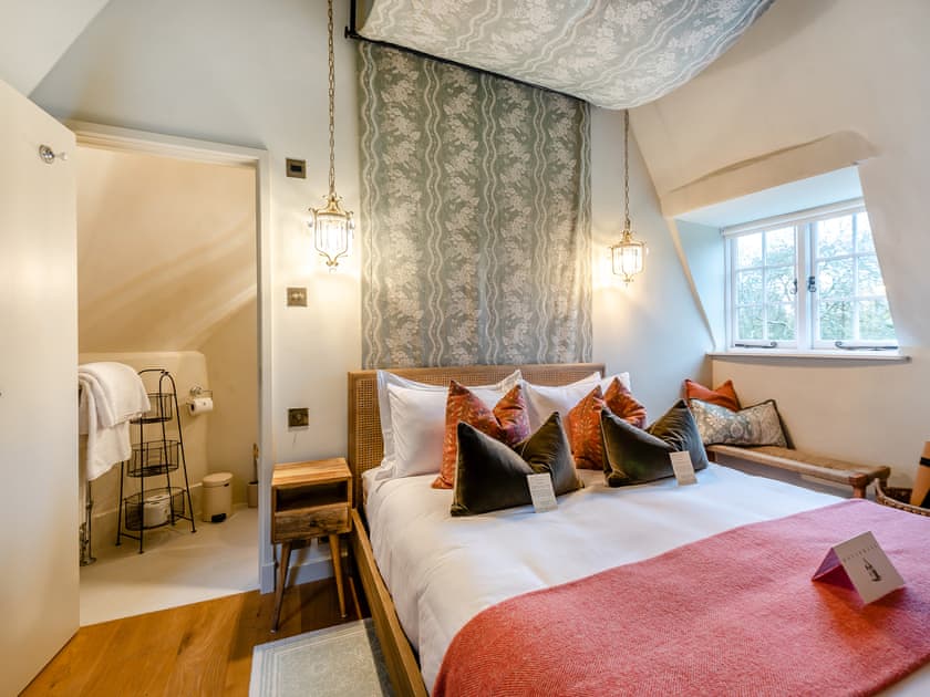 Double bedroom | Mousehall Oast, Wadhurst