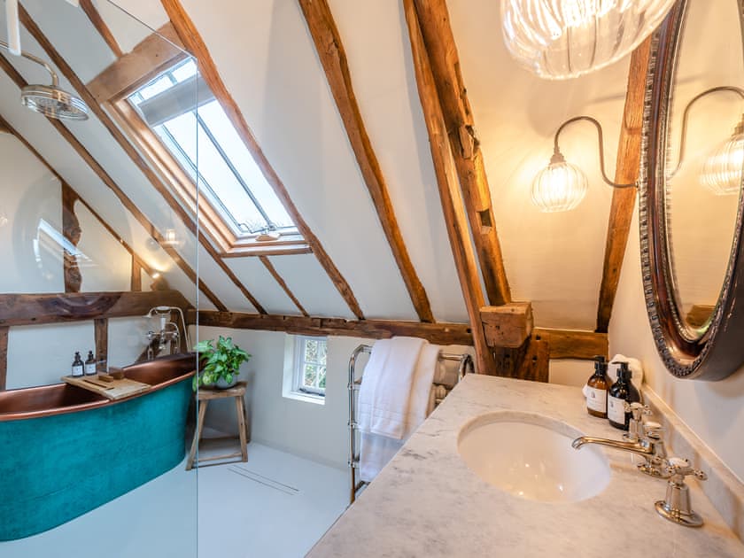 Bathroom | Mousehall Oast, Wadhurst