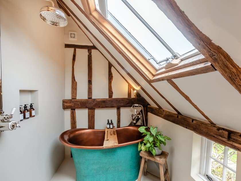 Bathroom | Mousehall Oast, Wadhurst