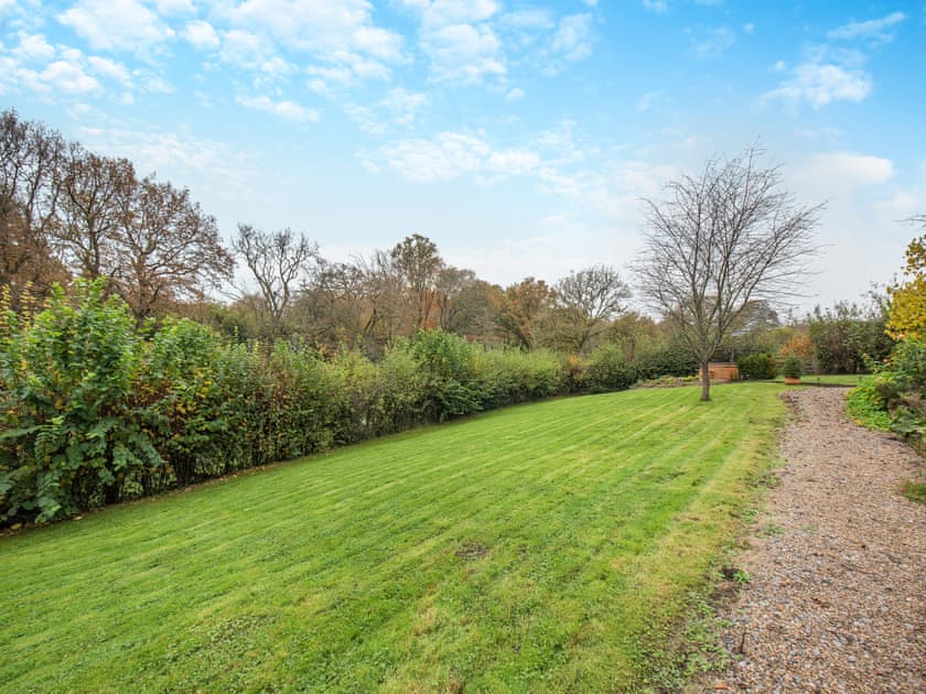 Outdoor area | Mousehall Oast, Wadhurst