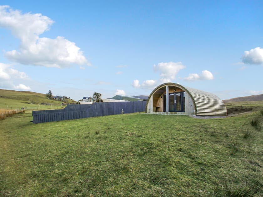 Exterior | Dougie Pod - Archaracle Pods, Archaracle