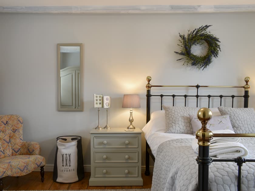 Double bedroom | Taylor’s Cottage, Whitby