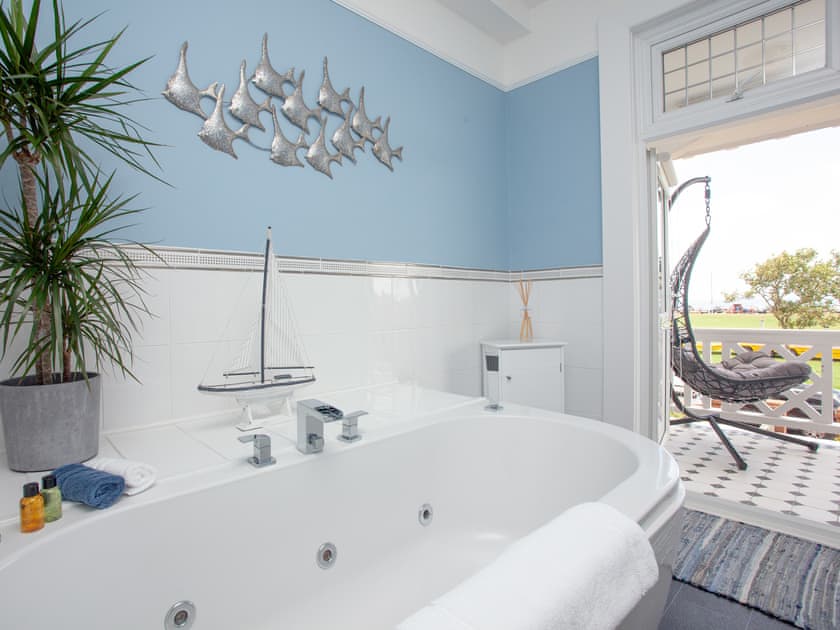 Bathroom | Russell House, Paignton