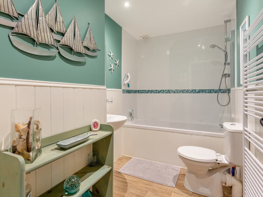 Bathroom | Bayview Cottage, Portmahomack