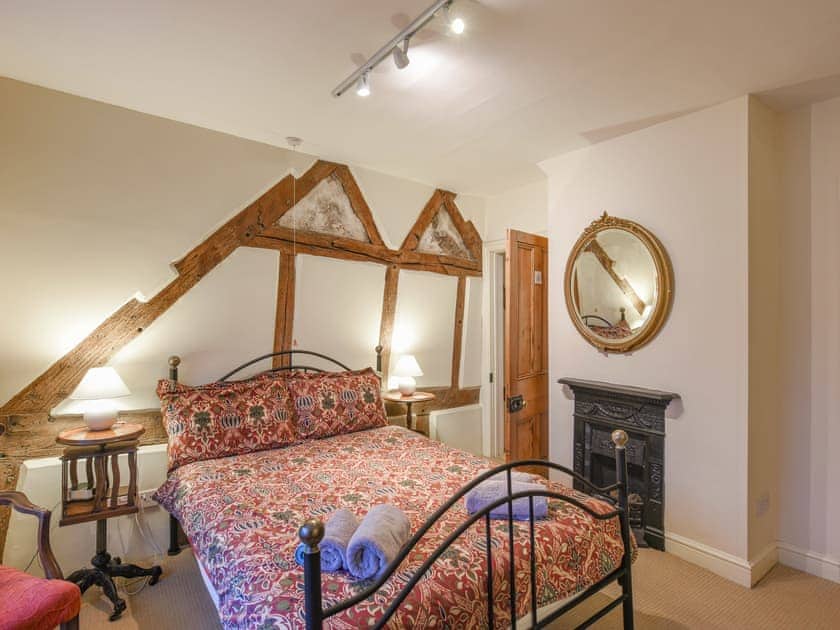 Ensuite double bedroom  | Paul Pry, Ludlow
