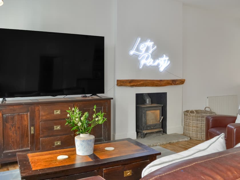 Living area | The Parade - Rowan Properties, Bridlington