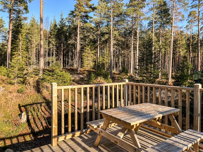 Decking | Hawthorn - Cairngorm Bothies, Ballater