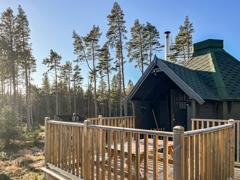 Decking | Hawthorn - Cairngorm Bothies, Ballater