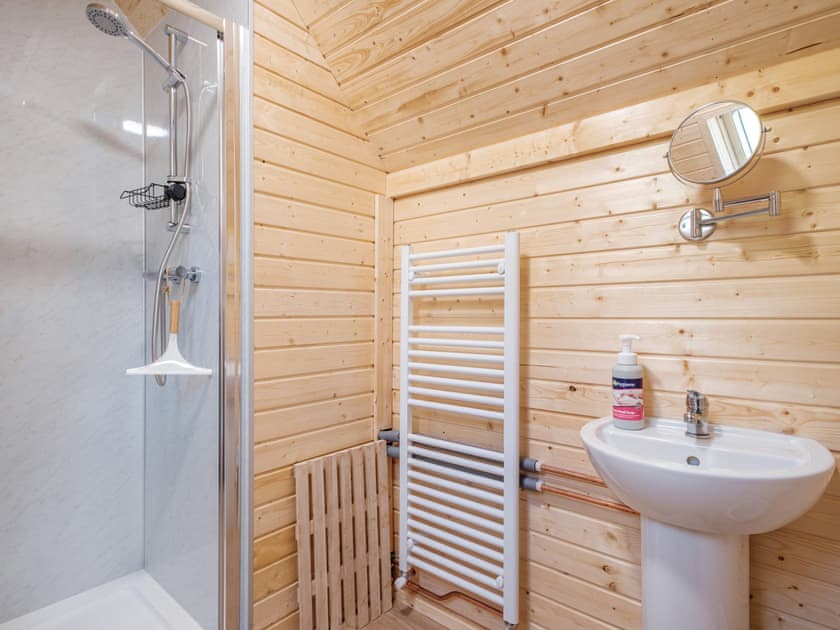 Bathroom | Rowan - Cairngorm Bothies, Ballater