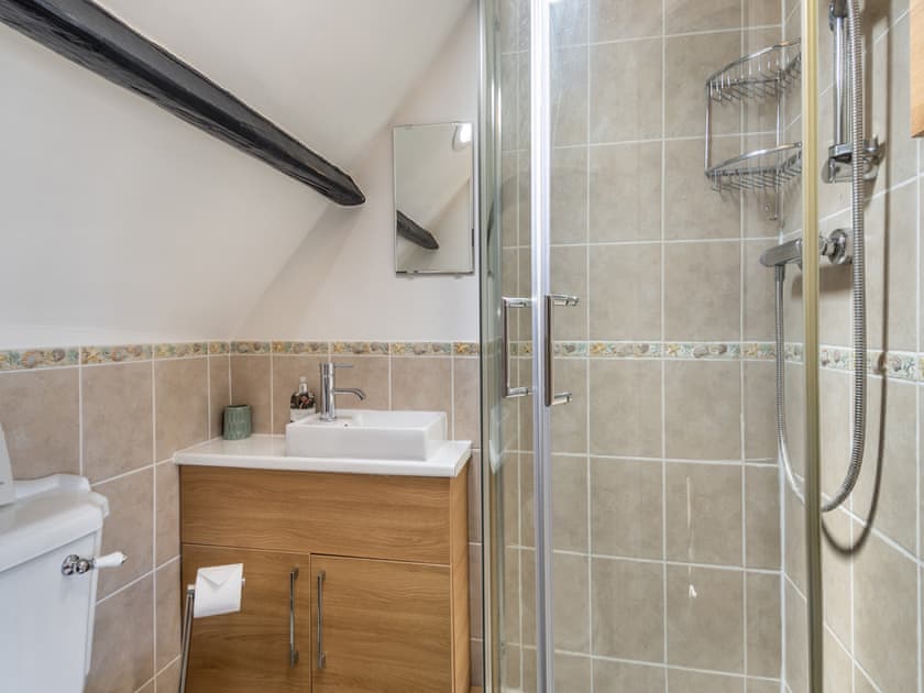 Bathroom | The Old Cottage, Walcott
