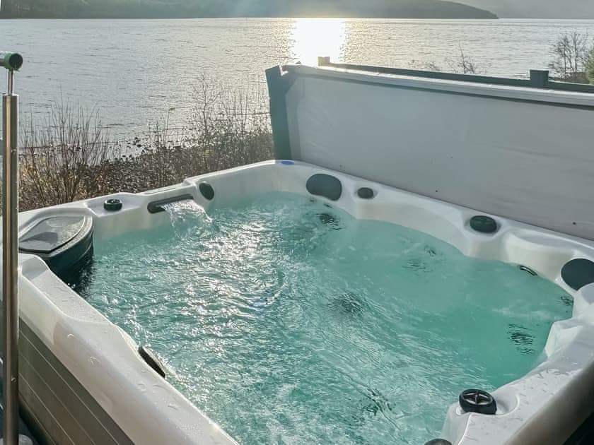 Hot tub | Kimcraigan Lodge, Lochend