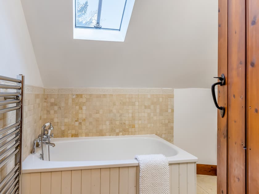 Bathroom | The Old Post House, Clovelly