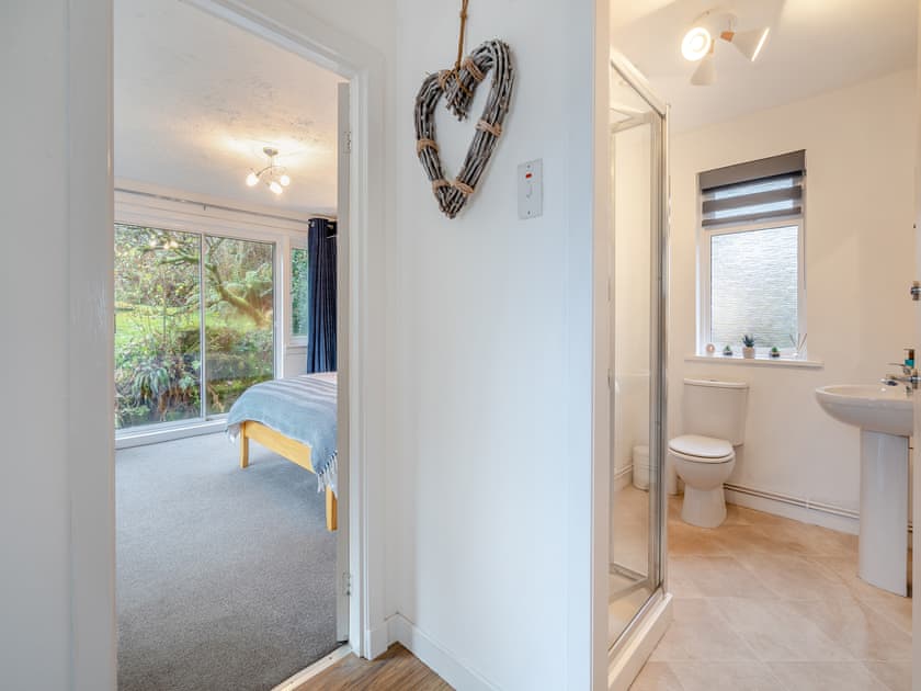 Shower room and rear double bedroom  | Crarae, Sannox