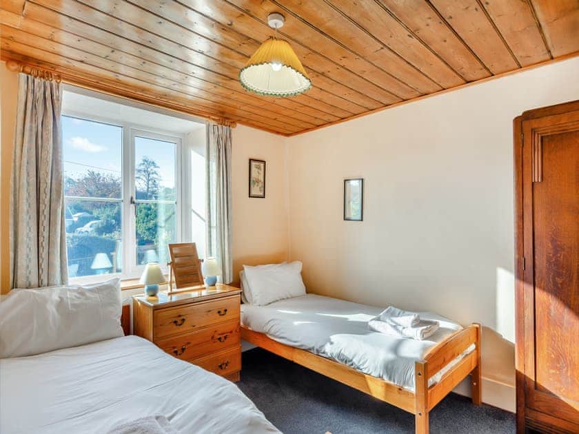 Twin bedroom | Prosperous Villa, Puncknowle