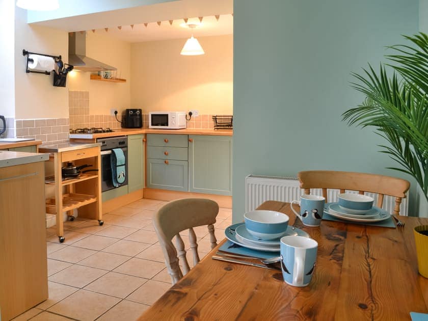 Kitchen/diner | Puffin’s Nest - Longsmith Cottages, Flamborough