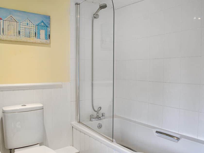Bathroom | Puffin’s Nest - Longsmith Cottages, Flamborough