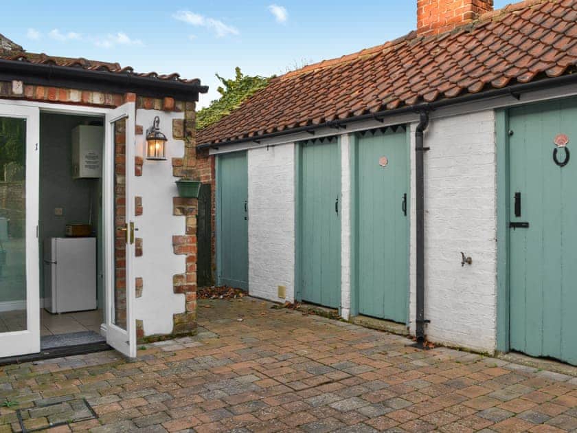 Exterior | Puffin’s Nest - Longsmith Cottages, Flamborough
