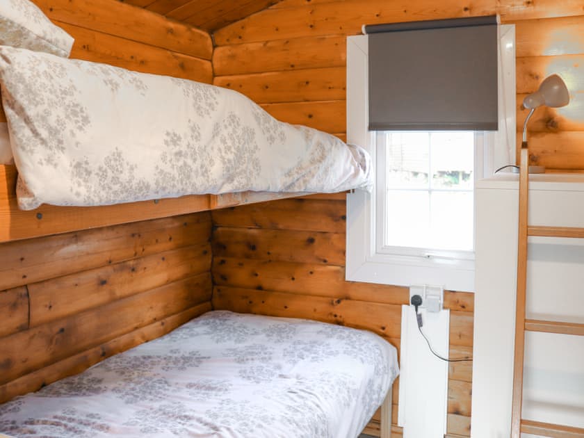 Bunk bedroom | Babbling Brook Lodge, Trawsfynydd
