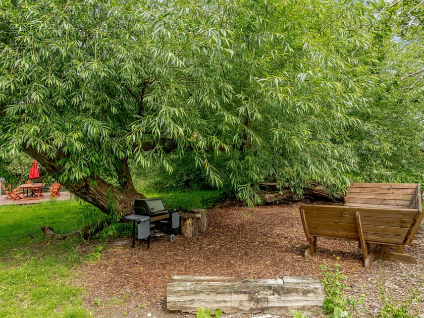 Sitting-out-area | Fletland Holiday Hamlet - Fletland Mill - Fletland Holiday Hamlet , Baston, near Stamford