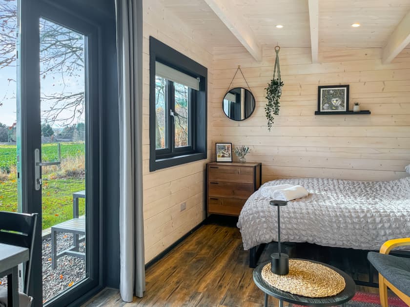 Interior | Bumblebee Cabin - Redroofs Retreats, Forfar