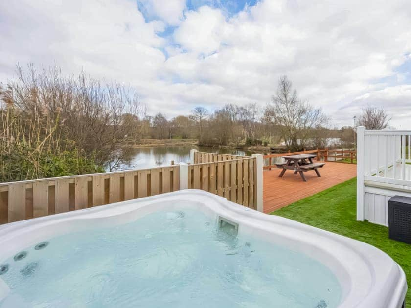 Hot tub | Hallcroft Fishery, Retford