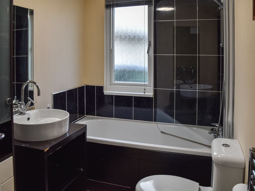Bathroom | Divot Lodge, Tydd St Giles, near Wisbech