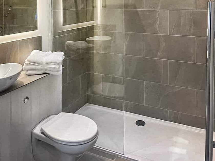 Bathroom | Samphire Cottage, Cromer