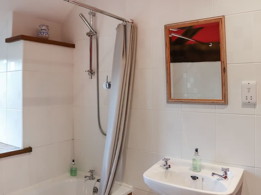 Bathroom | Cae Coryn, Bala